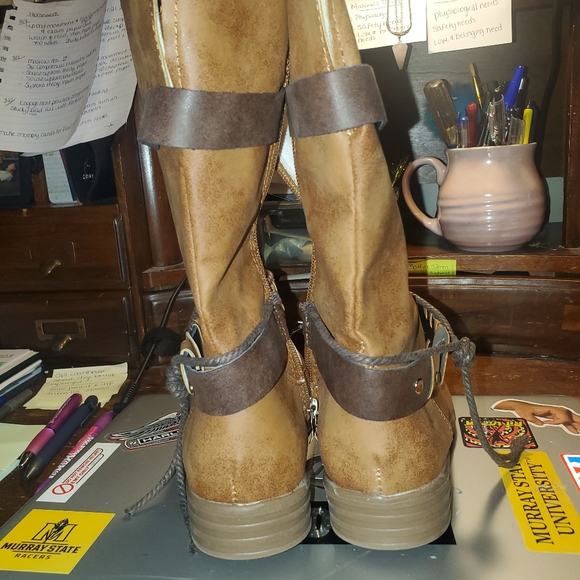 Womens boots sz EU 38, IS sz7. NWOT. Never worn. Brown weave strap boots - Picture 5 of 5